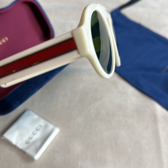 NWOT GUCCI SPORTY EYEWEAR UNISEX HIGH END SUN SHADES - Picture 5 of 8